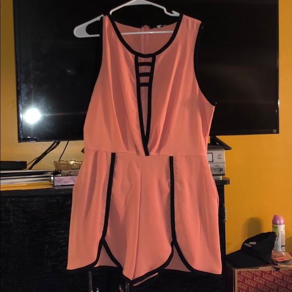 One piece romper - Picture 1 of 5